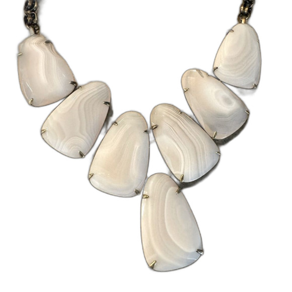 Kendra Scott Harlow in White Banded Agate w Antique Brass - Picture 2 of 5